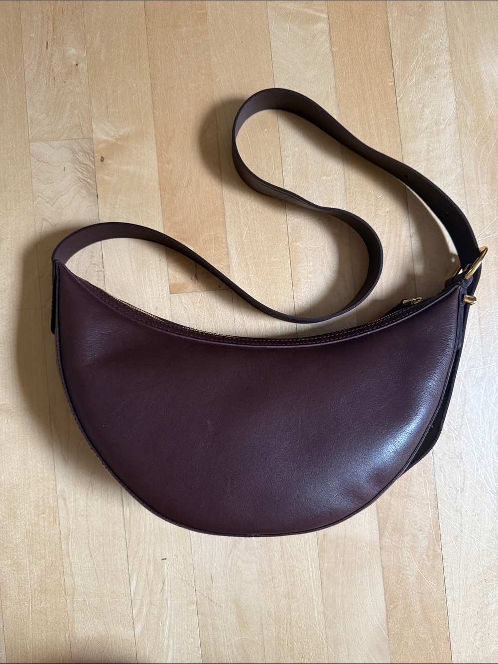 Madewell sling bag in chocolate raisin
